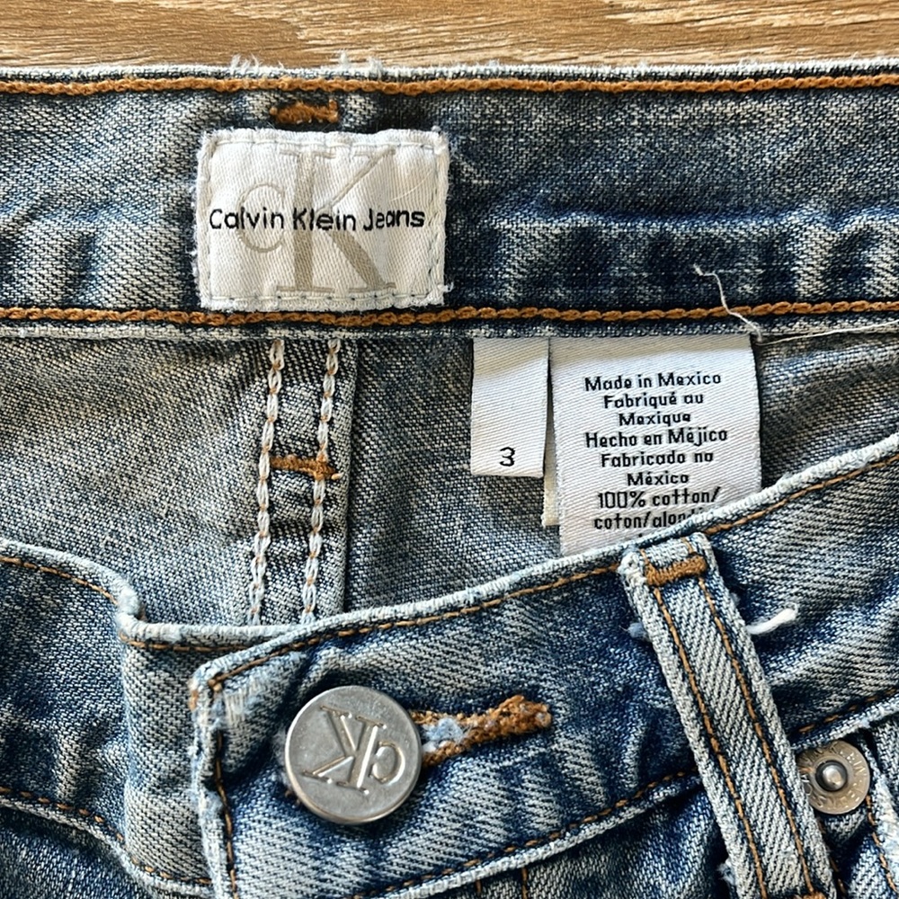 Calvin Klein Women’s jeans size 3 with 33 inch inseam - Picture 3 of 4
